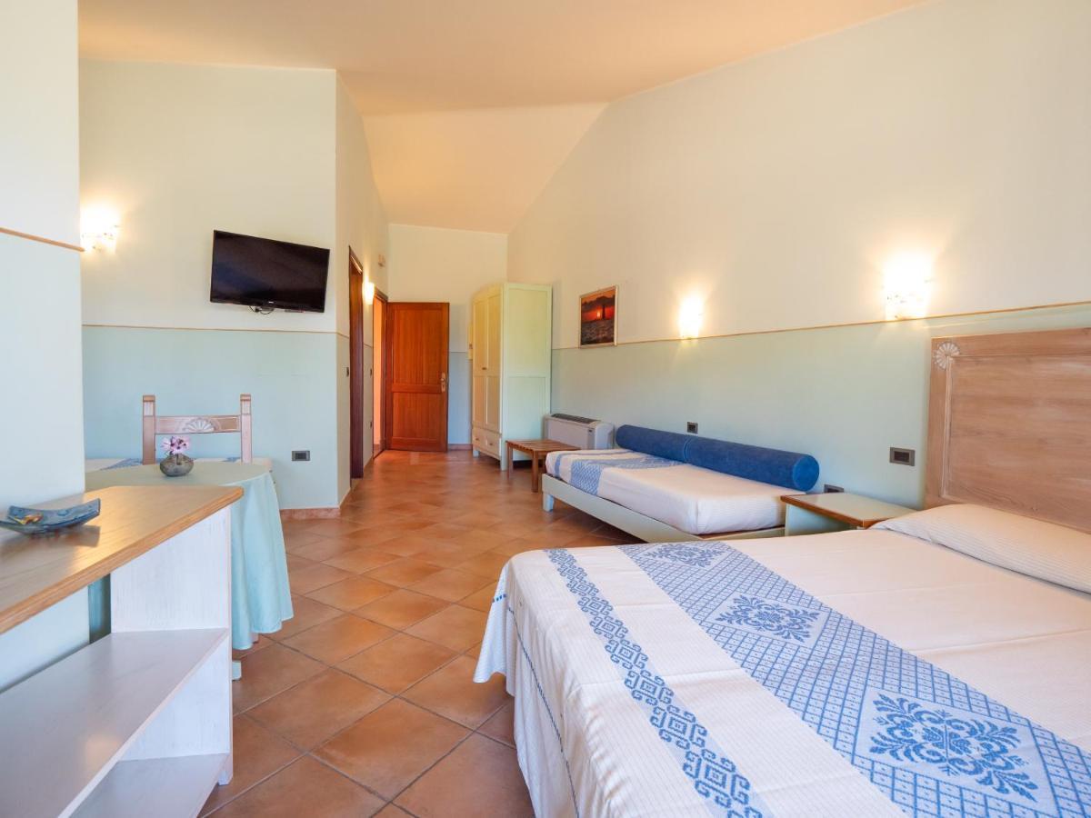 Hotel Luci Del Faro Калазета Екстериор снимка
