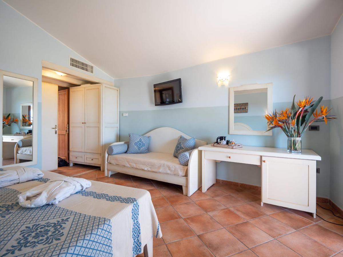 Hotel Luci Del Faro Калазета Екстериор снимка