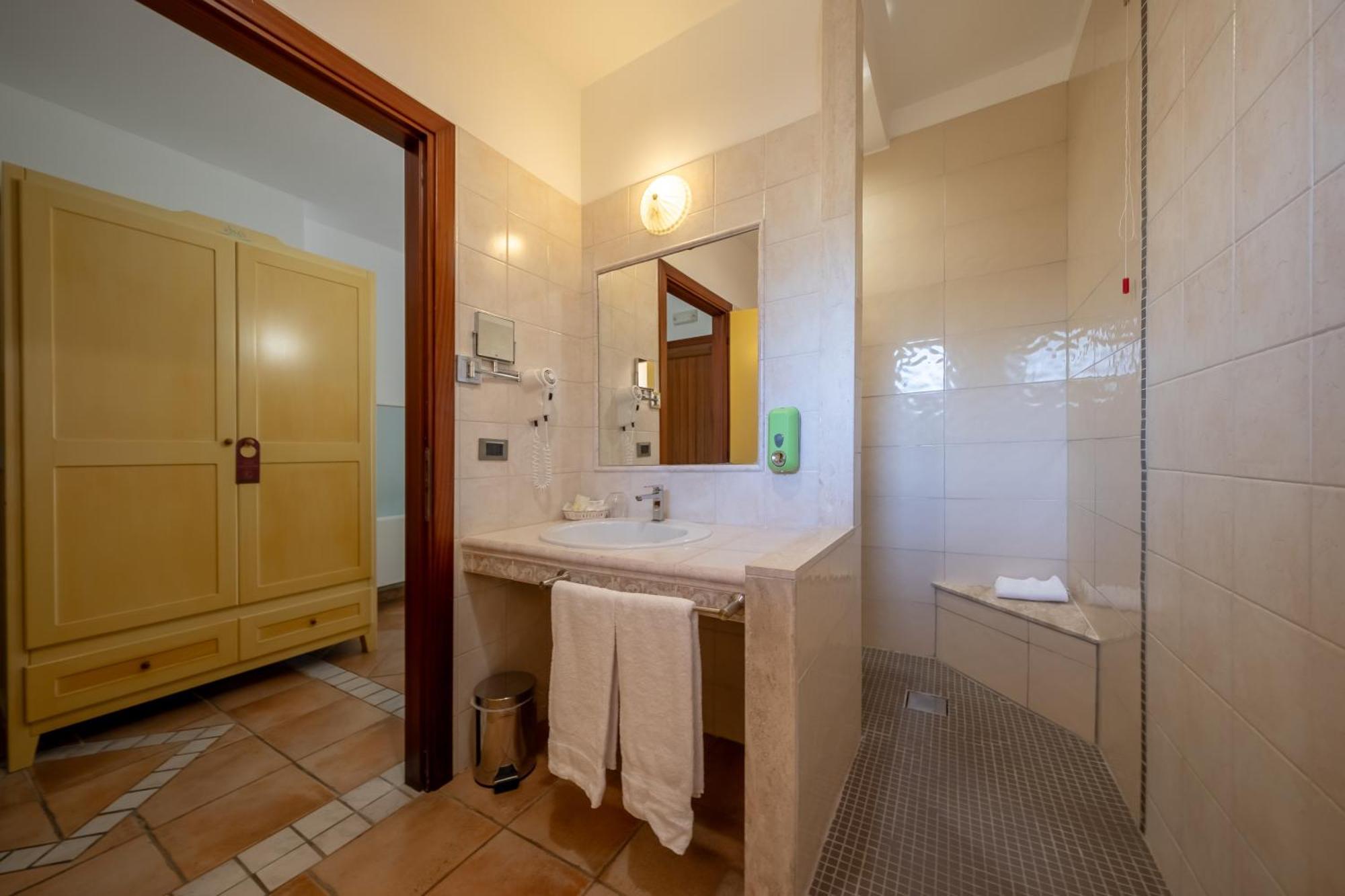 Hotel Luci Del Faro Калазета Екстериор снимка