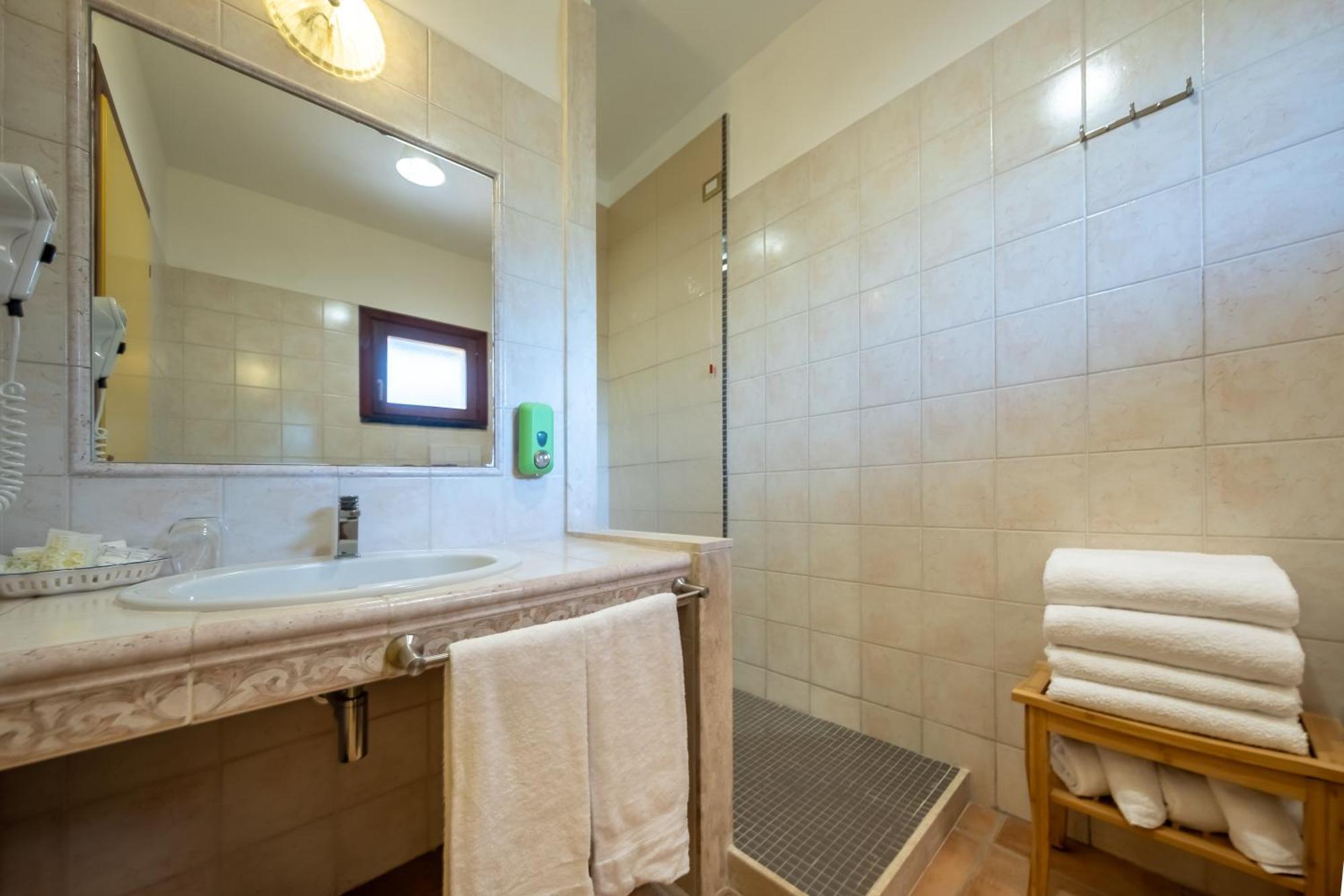 Hotel Luci Del Faro Калазета Екстериор снимка
