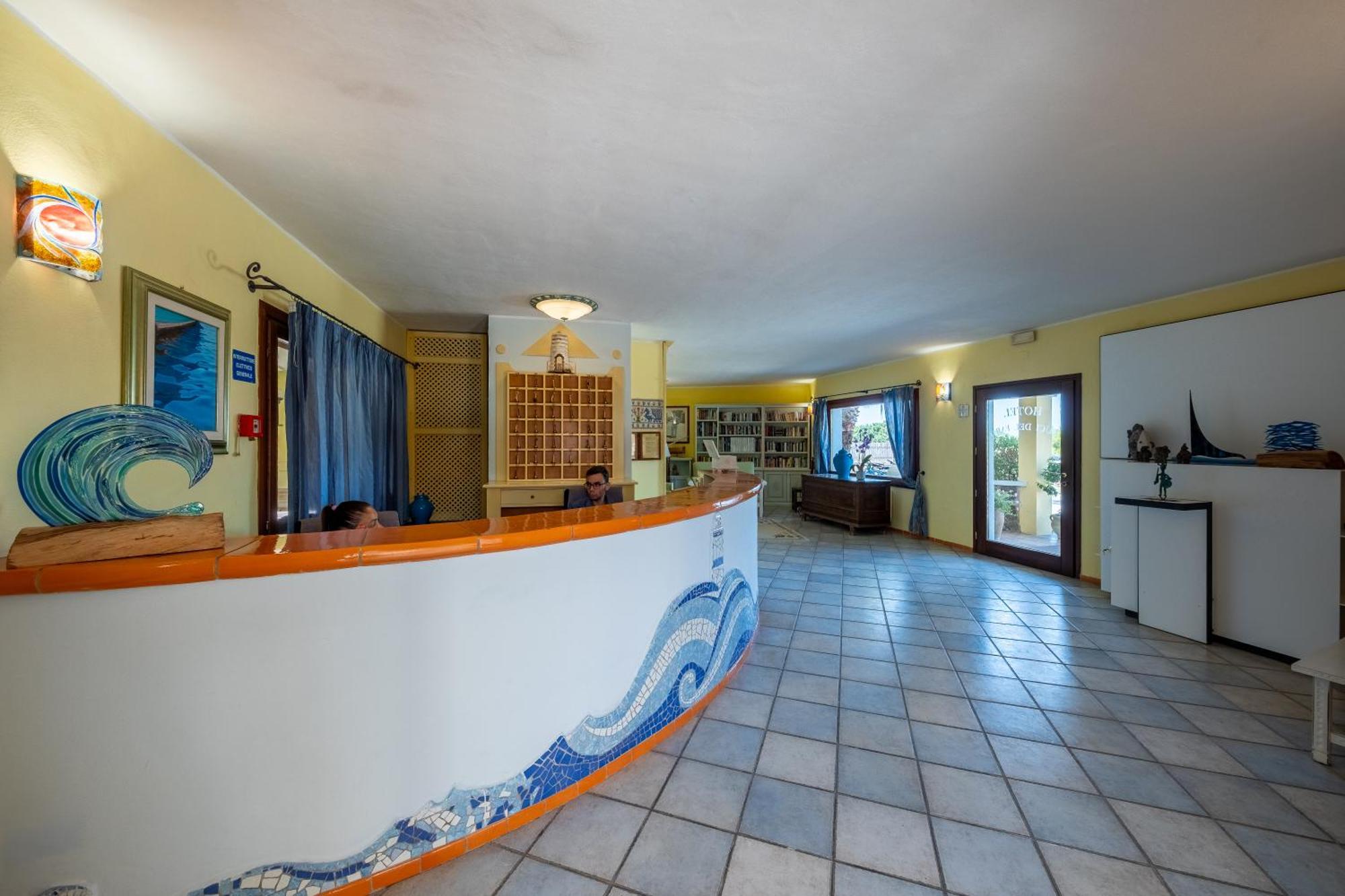 Hotel Luci Del Faro Калазета Екстериор снимка