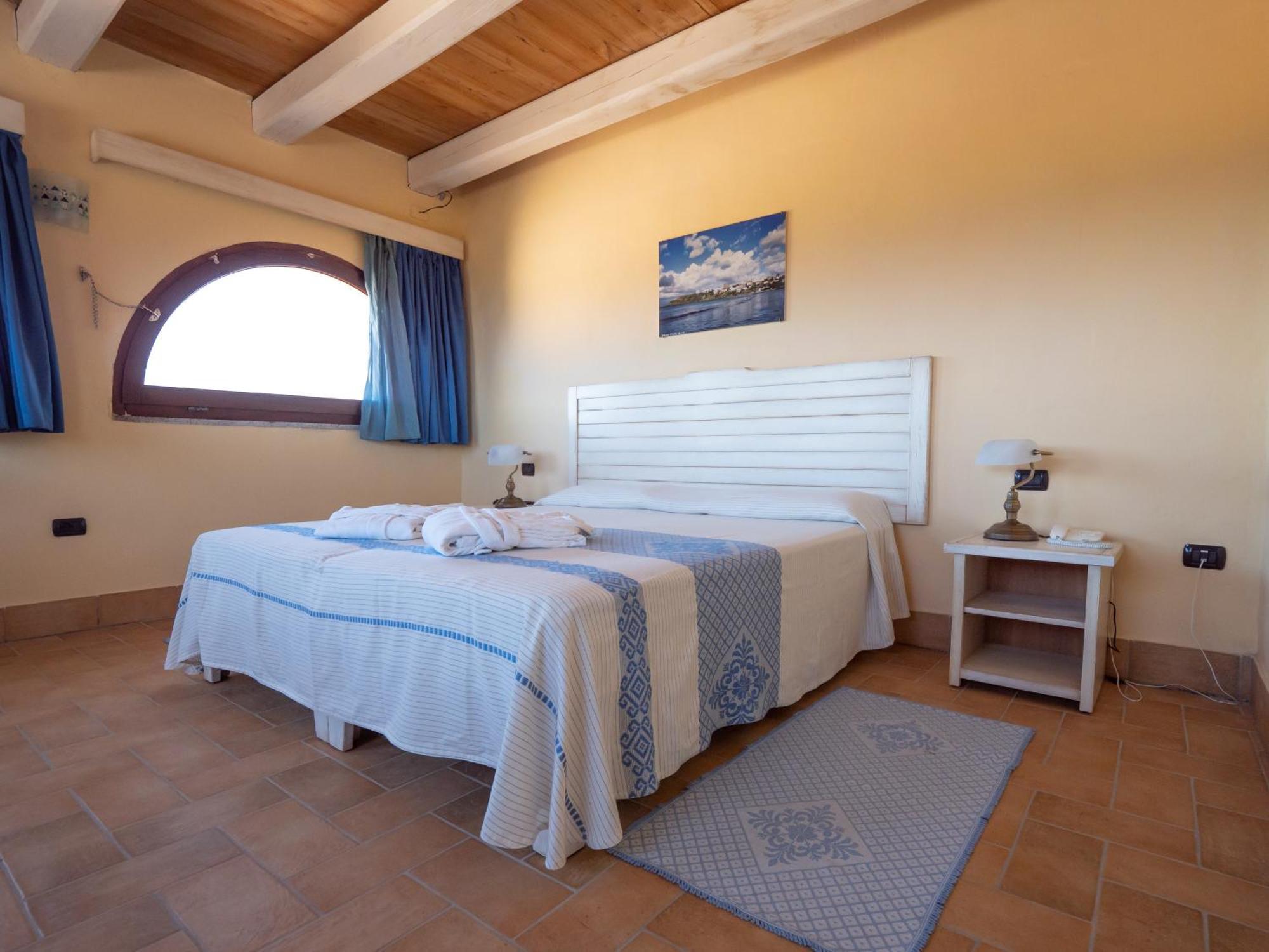 Hotel Luci Del Faro Калазета Екстериор снимка